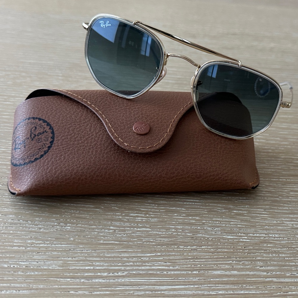 Ray-Ban Gold Frame Sunglasses with Brown Case